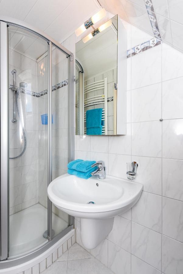 Ferienwohnungen Im Haus Waterkant Neuharlingersiel Εξωτερικό φωτογραφία